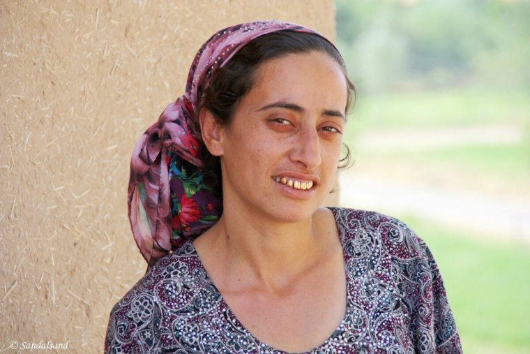 Красивые девушки с золотыми зубами