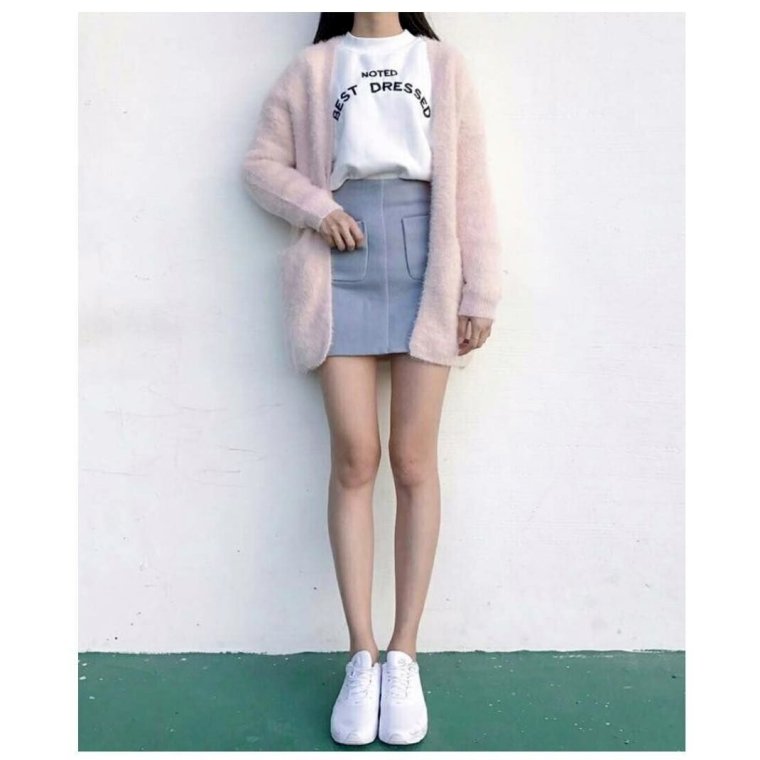 Женские ноги спереди