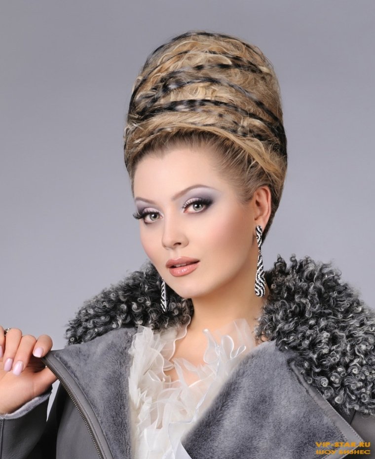 Лена Ленская и её причёски