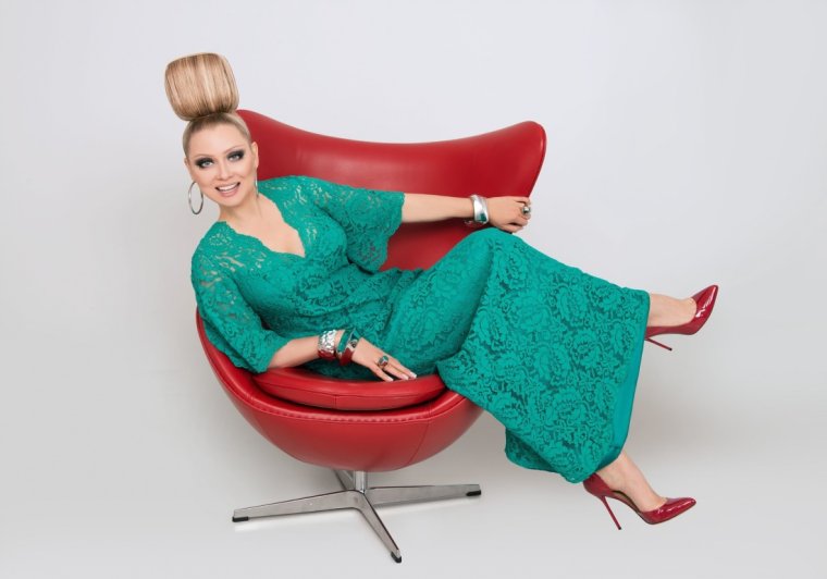 Лена Ленина в полный рост