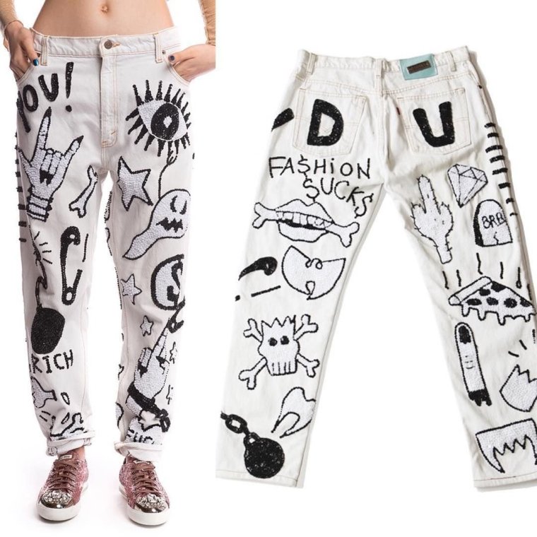 Порванные джинсы на попе