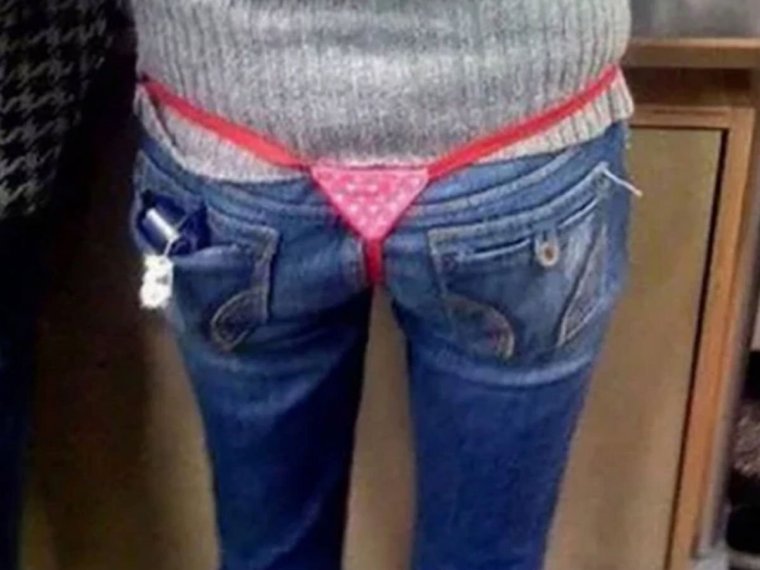 Толстяк в шортах