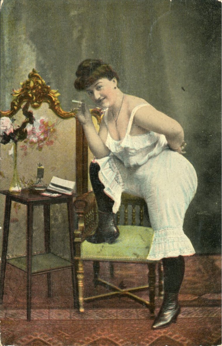 Панталоны под колготками