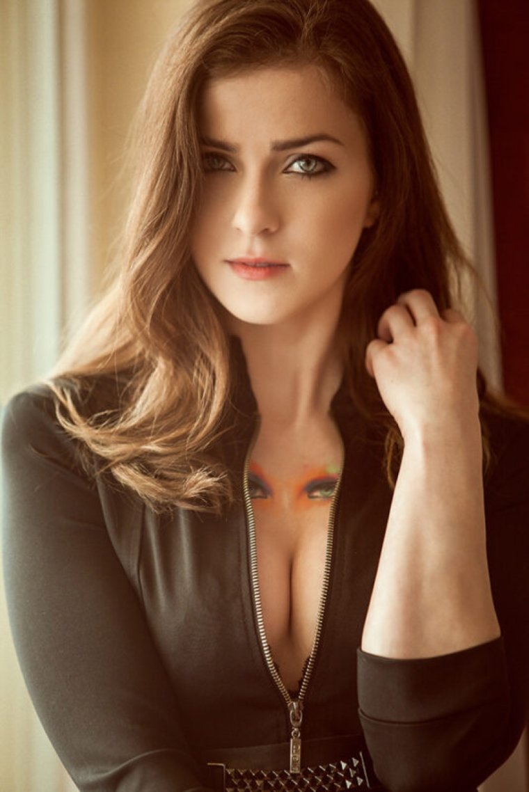 Эбигейл Джонсон стюардесса