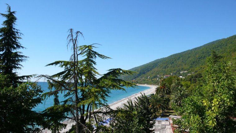 Пляж в Гаграх Абхазия 2022