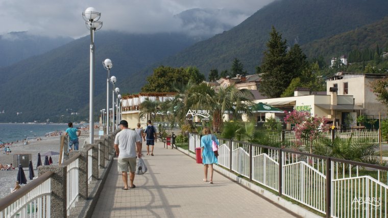 Пляж Санрайз Гарден Гагра