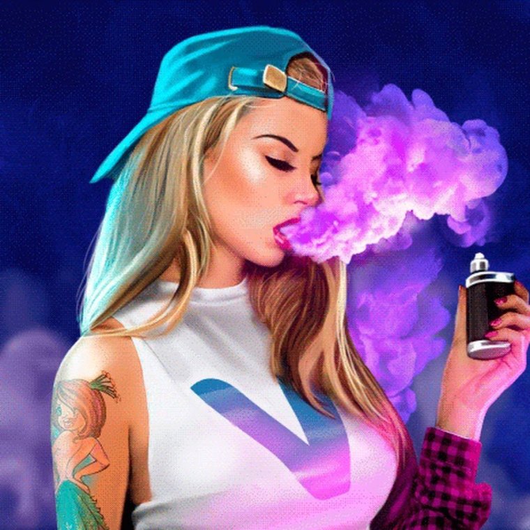 Девушка ВЕЙПИТ