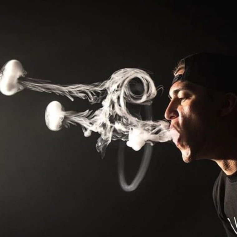 Кольца дыма кальян