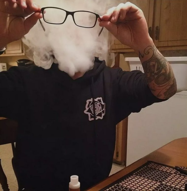 Крутые пацаны с ВЕЙПОМ