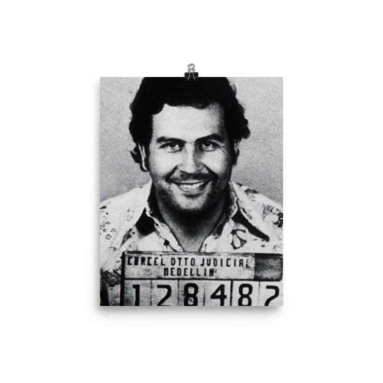 Пабло Эскобар в очках