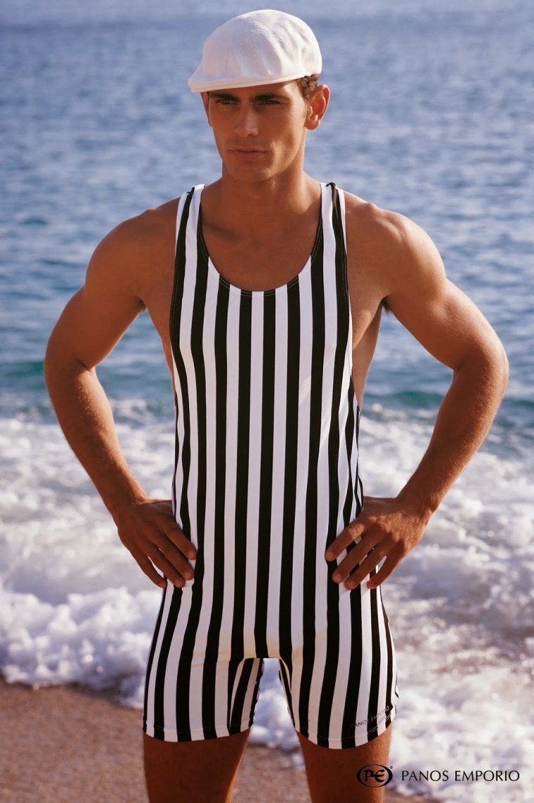 Саша Барон Коэн в купальнике