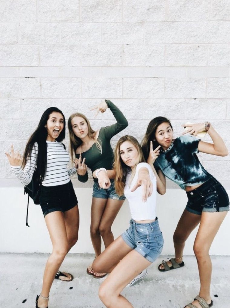 Группа девочки