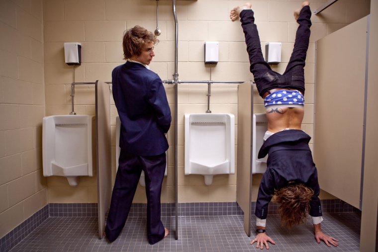 Женский деревенский туалет