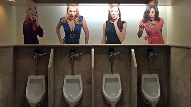 Спайдермен в туалете Мем