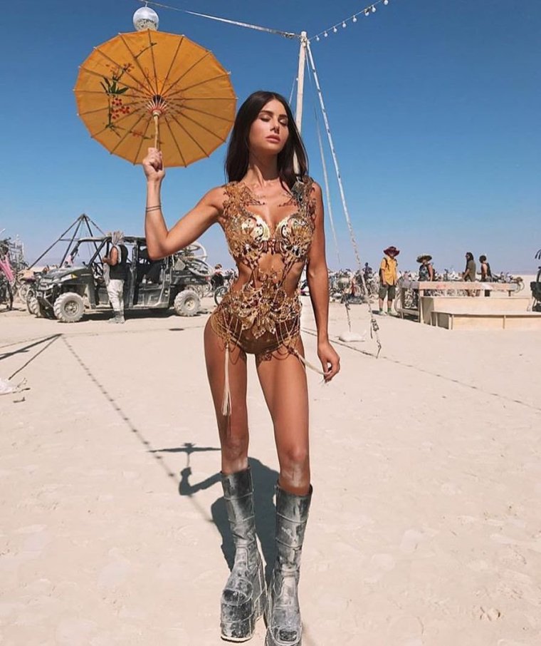 Отдыхать на море