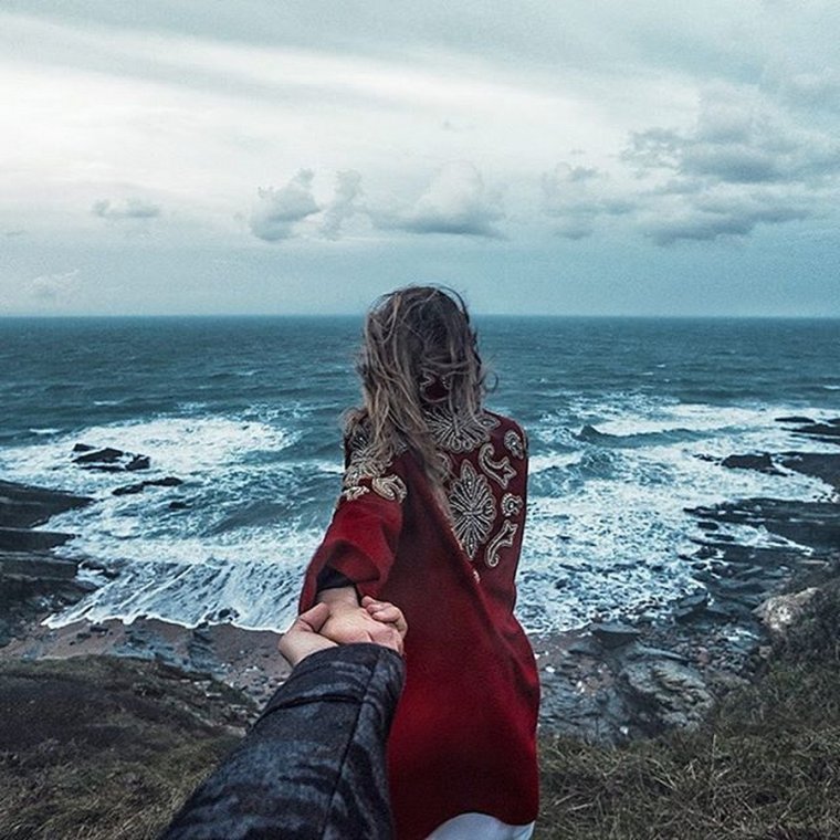 Никки Белла ножки