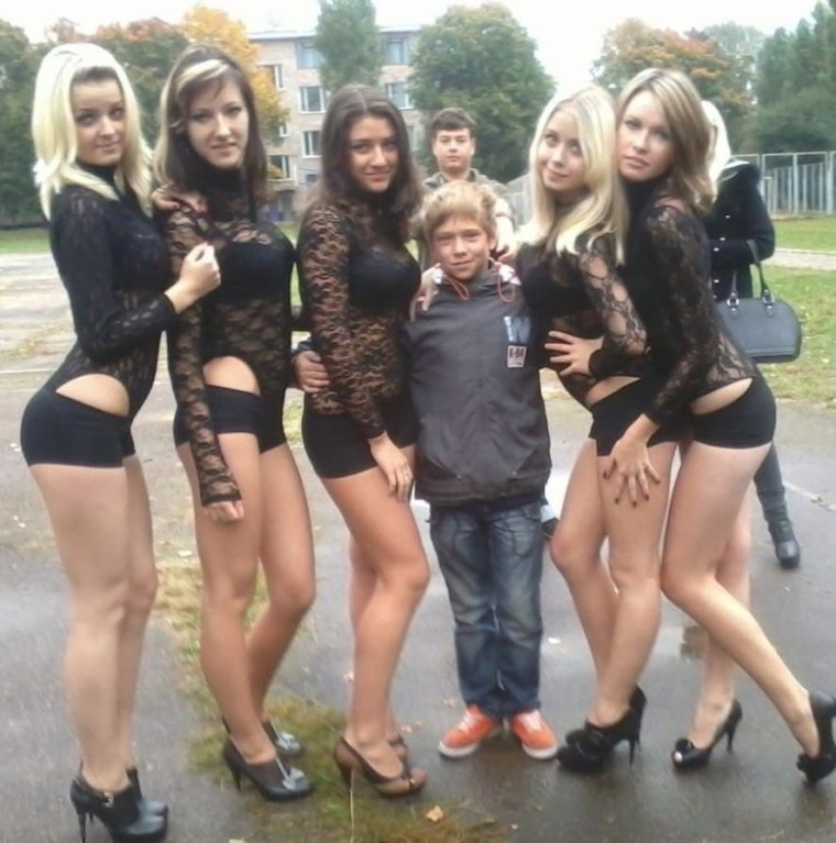 Приколы про девушек в школе