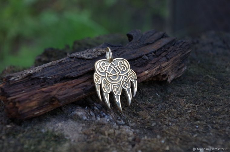Оберег Велеса медвежья лапа