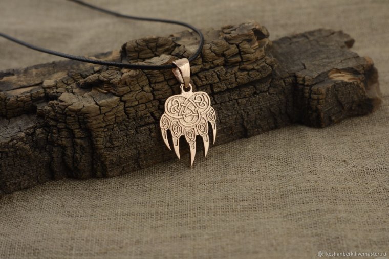 Оберег Волчья лапа Велеса