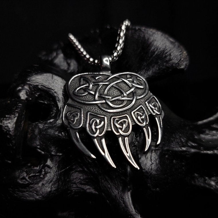 Оберег Велеса медвежья лапа