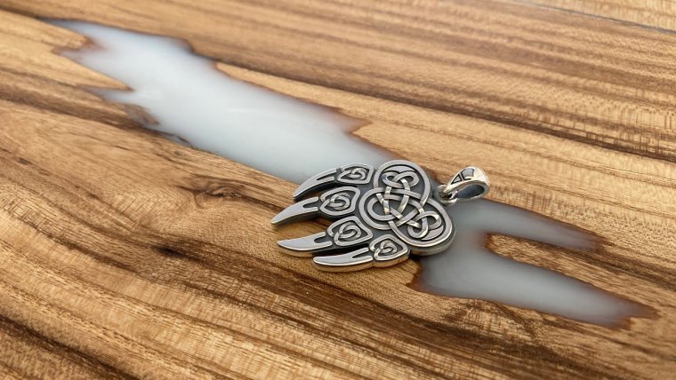 Оберег "печать и знак Велеса" медвежья лапа