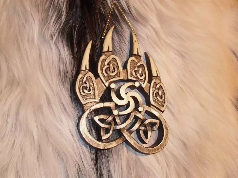 Медальон Велес лапа солнце