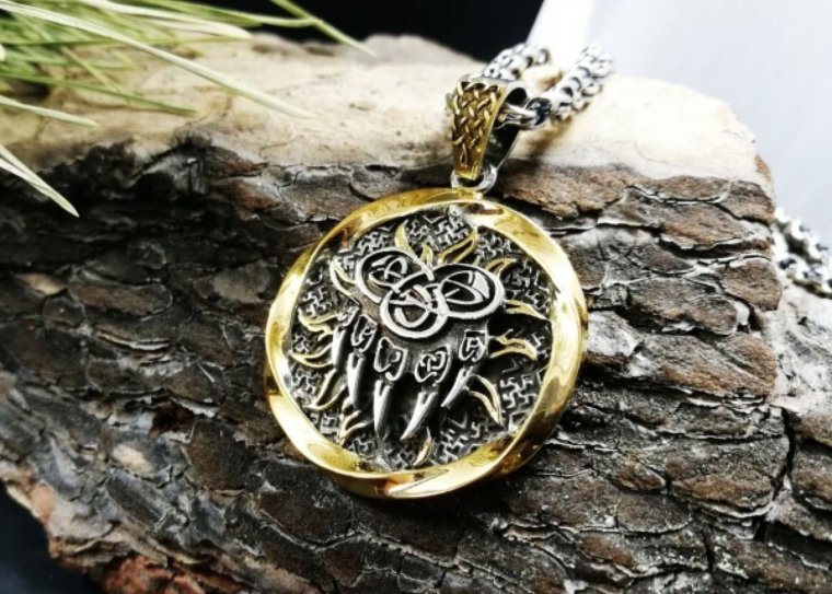 Амулет Велеса медвежья лапа