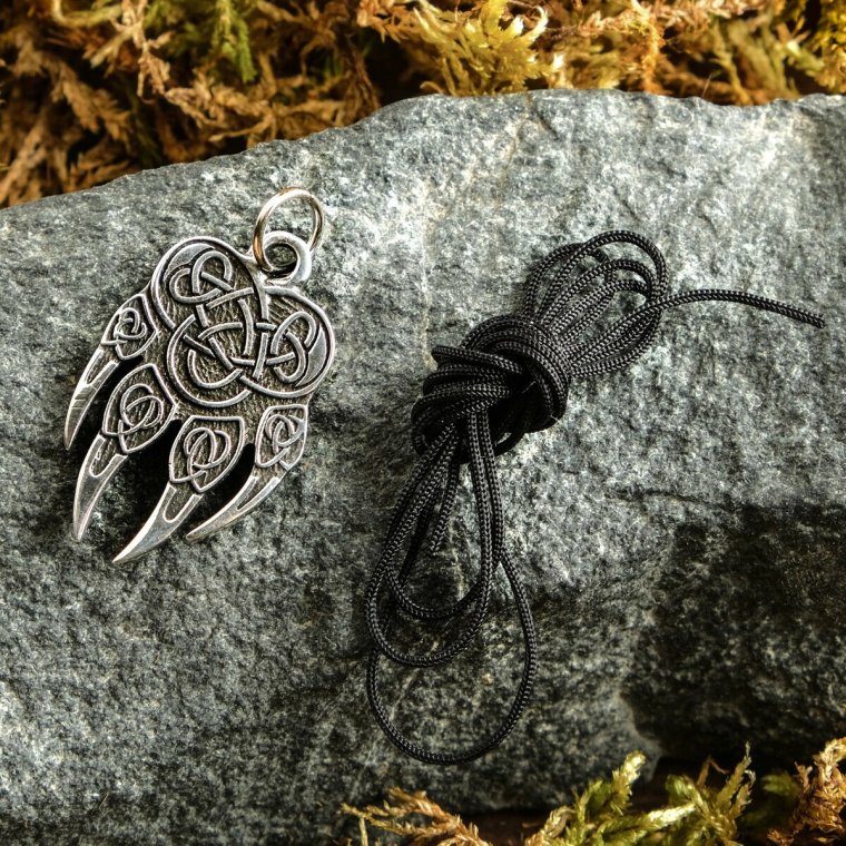 Оберег Волчья лапа Велеса