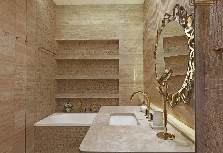 Полочки над ванной для шампуней