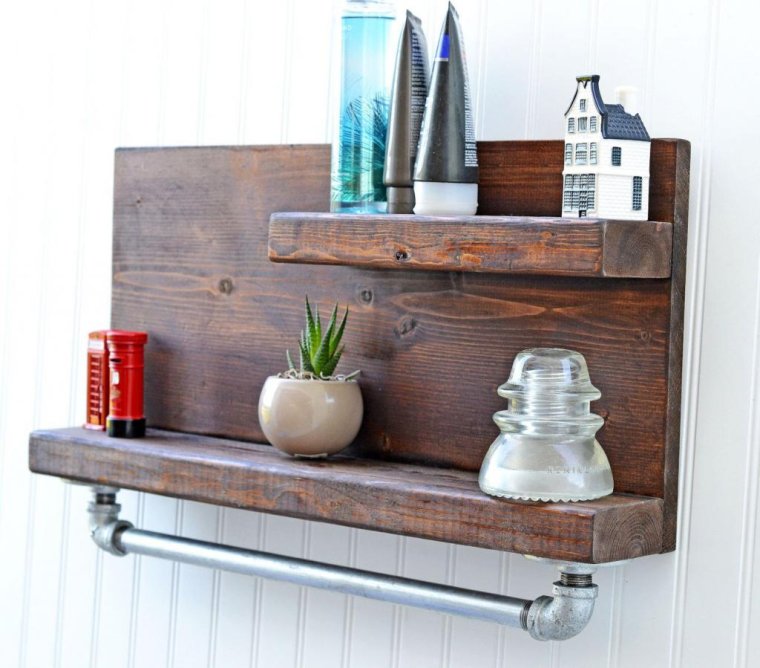 Деревянная полка в ванную на стену