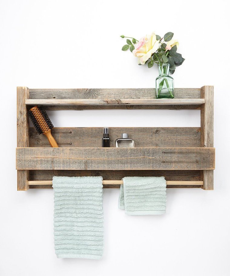 Деревянные полочки в ванную