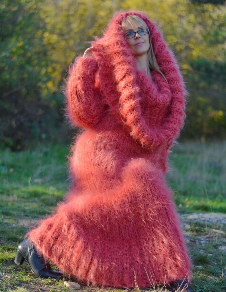 Прикольные коты в вязаных шапках