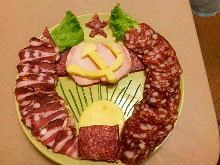 Украшение колбасы и сыра