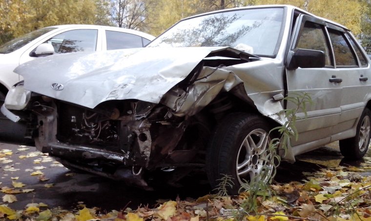 ВАЗ 2114 белая Разбитая в хлам