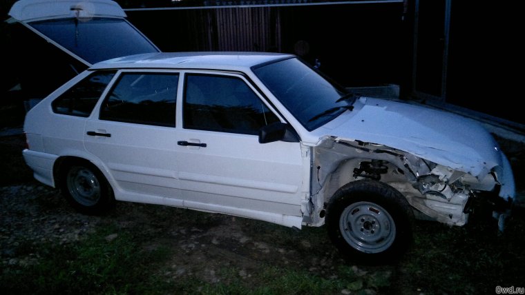 Машина ВАЗ 2115 после аварии