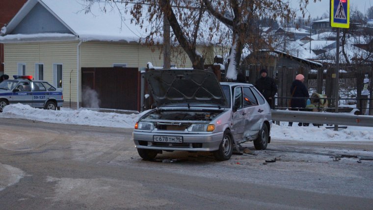 Битый ВПЗ 2114 темнозеленый