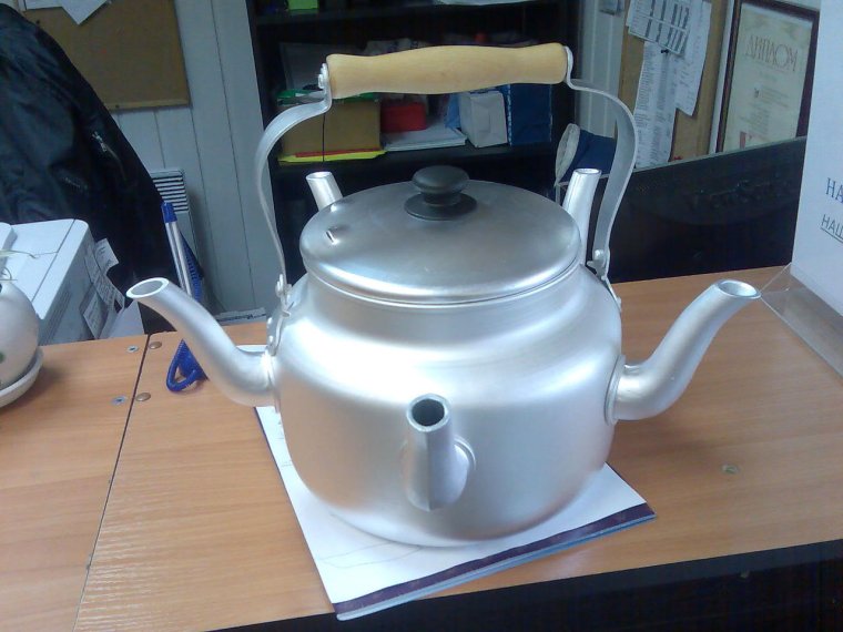 Смешной чайник