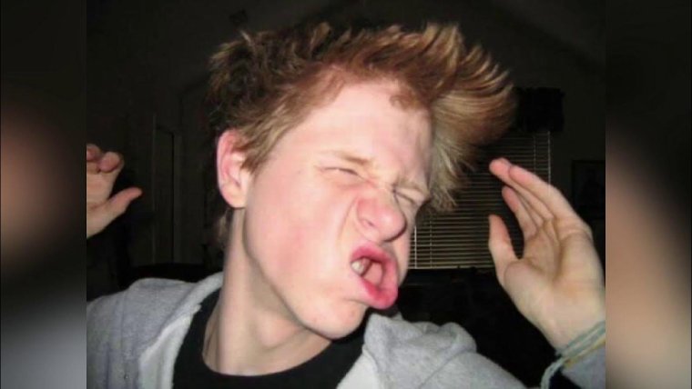 Очень широкая улыбка