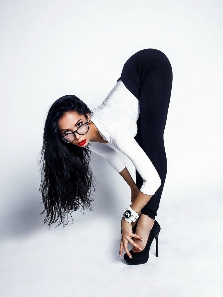 Девушка Кроу