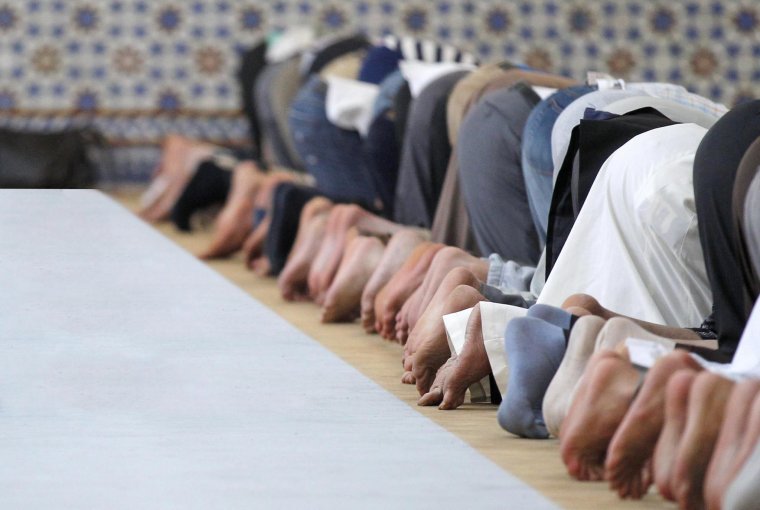 Дети в мечети