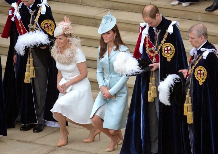 Реверанс перед королевой Великобритании