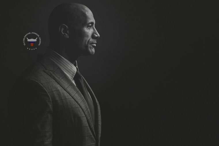 Скала Джонсон бицепс