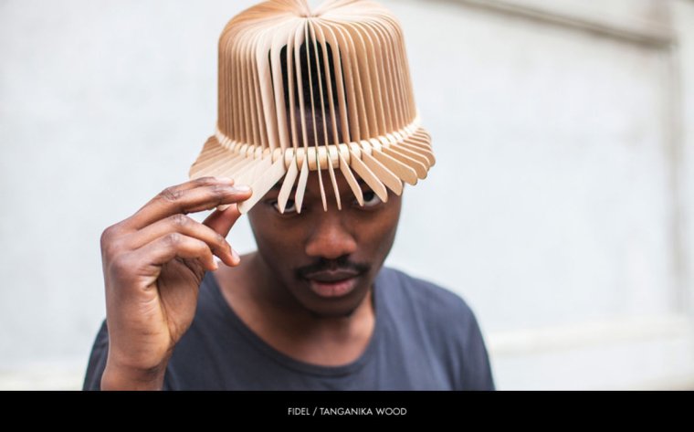 Камерунская шляпа на голове