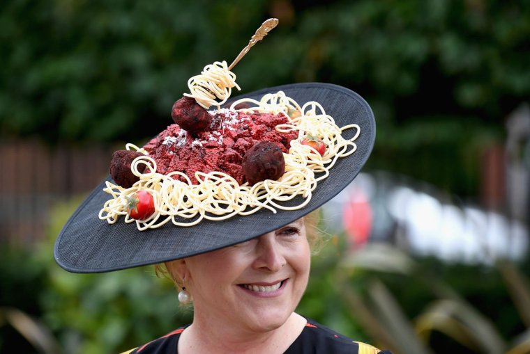 Шляпы на королевских скачках Роял аскот