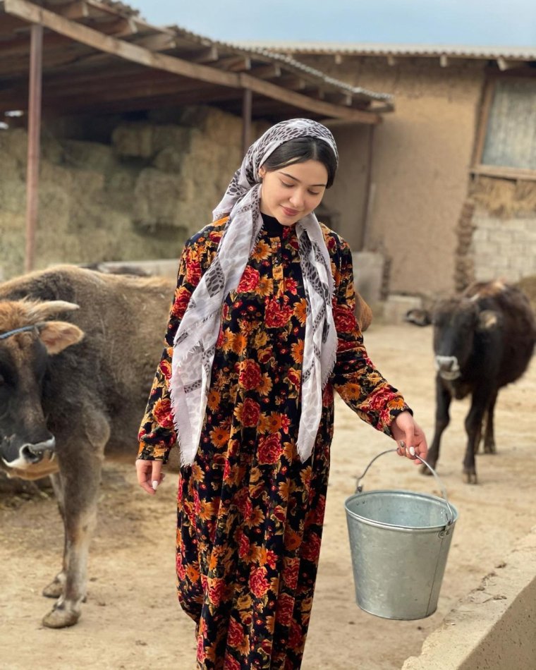 Духтарони точик дехоти