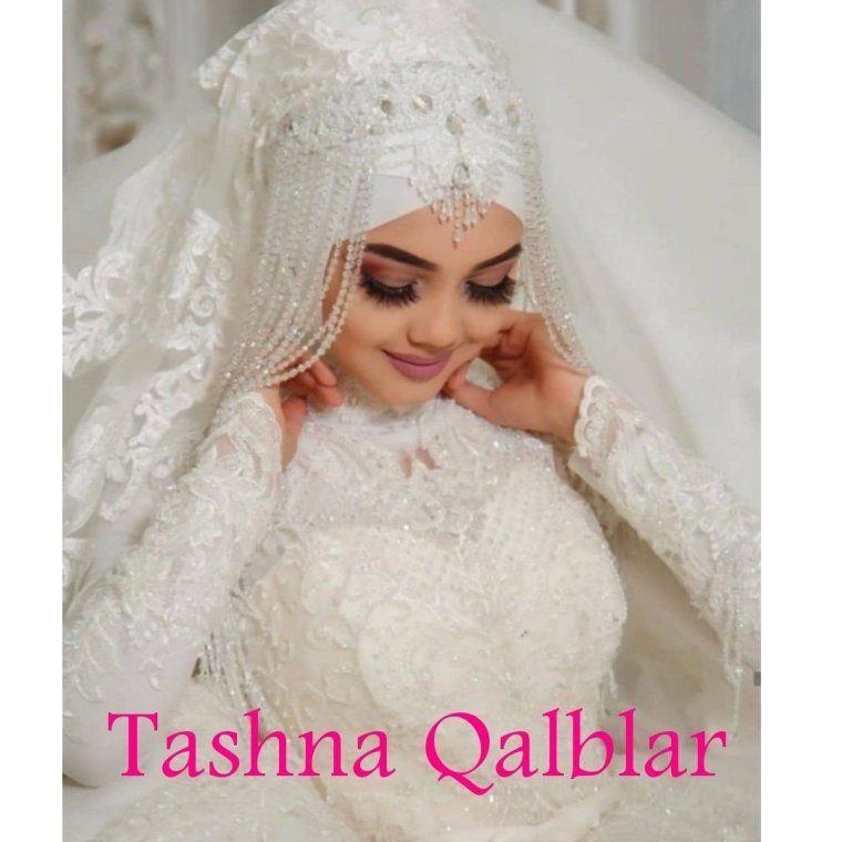 Девушка в хиджабе с кеп