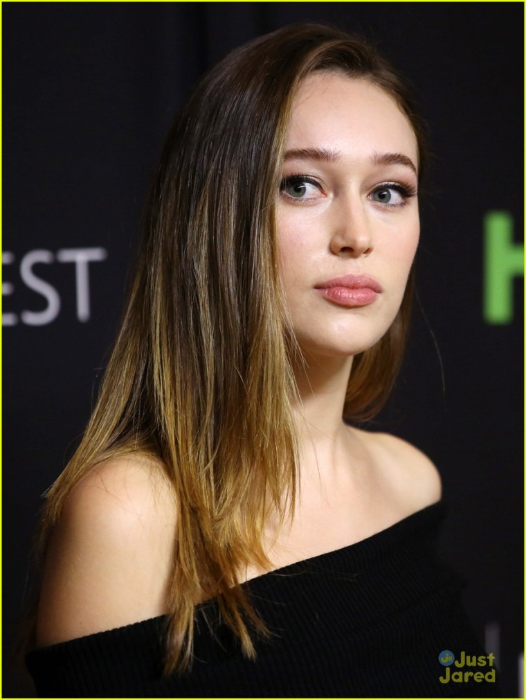 Дебнем-Кэри Алисия Лекса