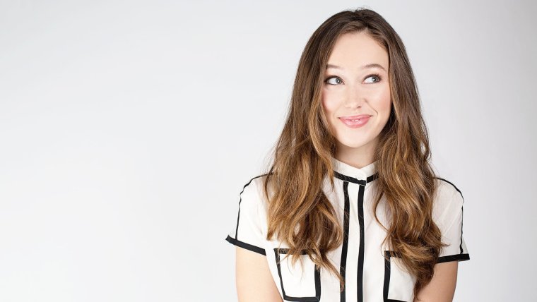 Алисия Жасмин дебнем-Керри