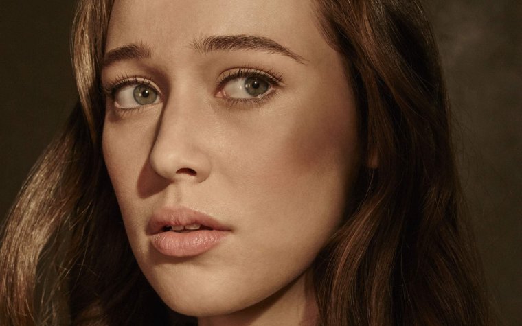 Алиша дебнем-Кэри