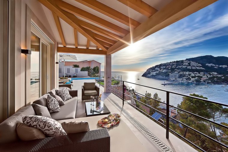 Домик с видом на море